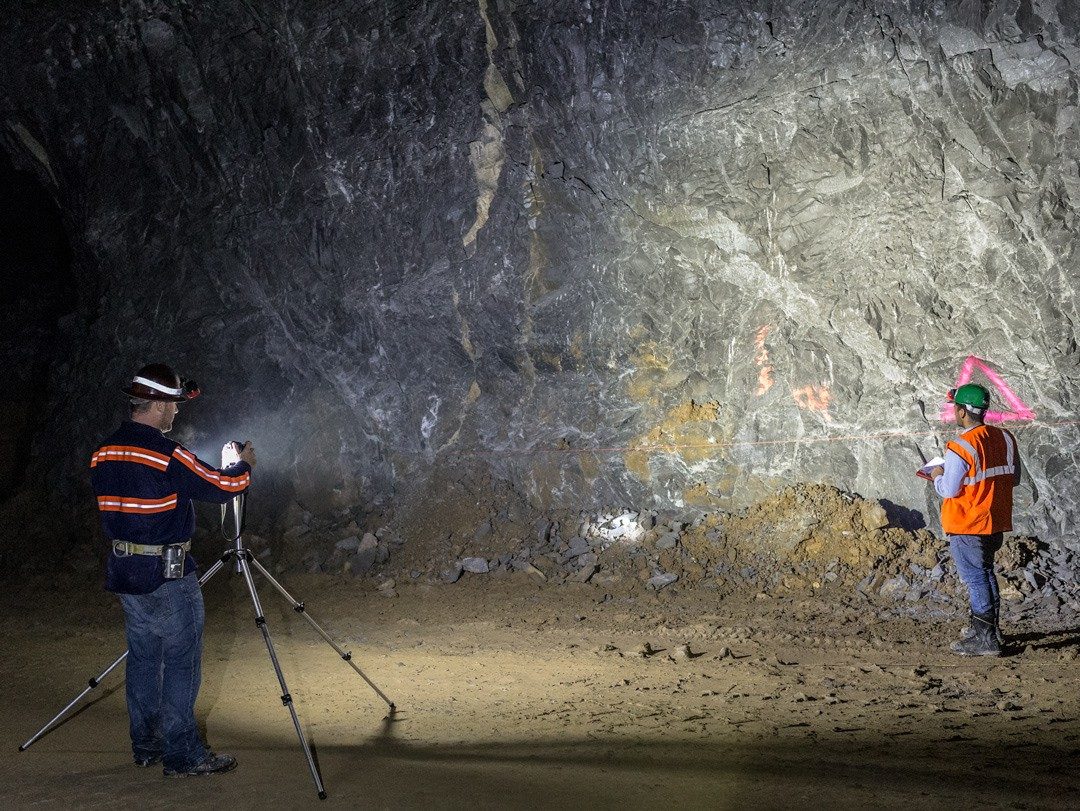 Richard Bishop performs a photogrammetry survey of an underground pillar.